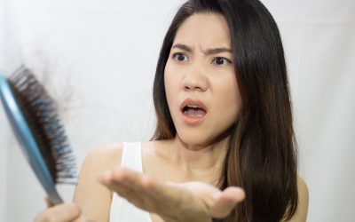 洗頭掉髮嚴重？別慌！快速搞懂「掉髮」與「斷髮」，3招拯救脆弱髮質